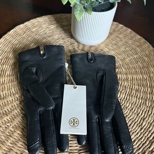 Tory Burch Elegant Black Gloves